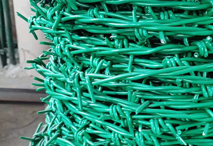 PVC包塑刺鐵絲網(wǎng).jpg PVC包塑刺鐵絲網(wǎng).jpg